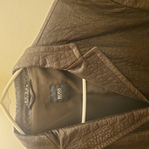 Blazer - Picture 3 of 3